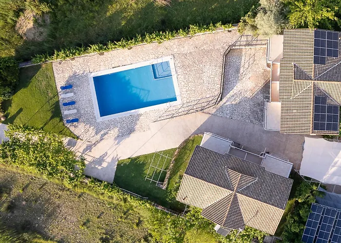 Ionian Memories Yénion